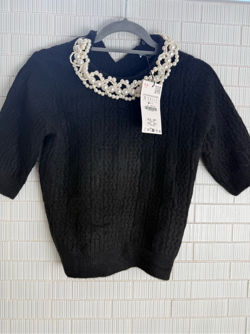 Zara Black Cable-Knit Short-Sleeve Sweater with Pearl Jewel Collar